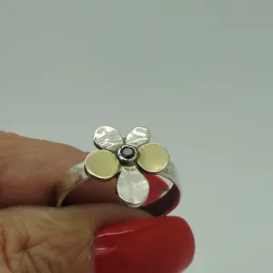 Hadar Designers garnet yellow gold 925 Silver floral ring, handmade (ms)y