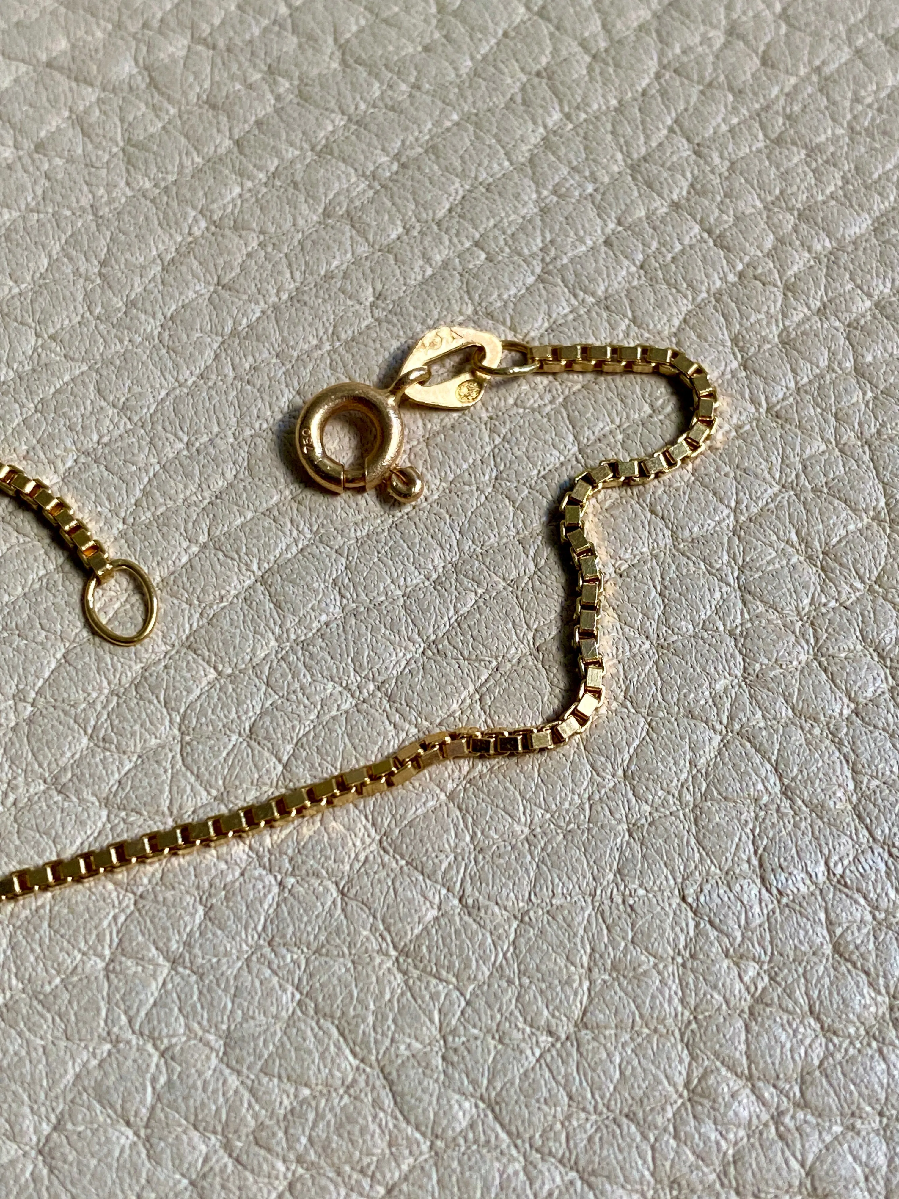 Vintage box link gold chain necklace - 16.5 inches of 18k gold